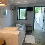 Niriides Apartment *