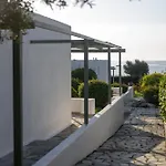 Apartment Niriides *