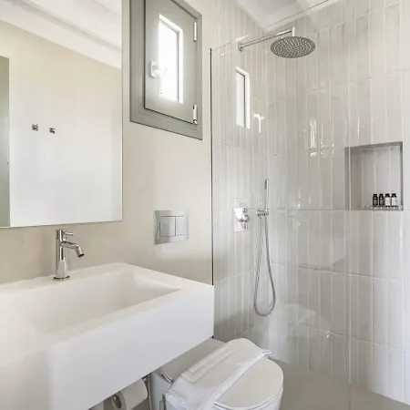 Niriides Mani Beachfront Residences アパート