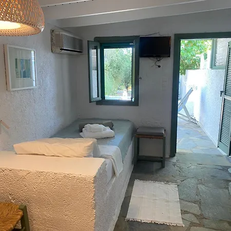 Niriides Mani Beachfront Residences アパート *