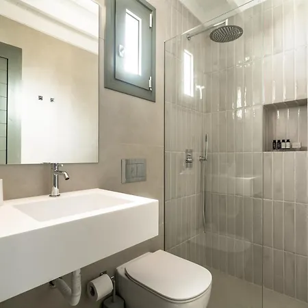 Niriides Mani Beachfront Residences アパート