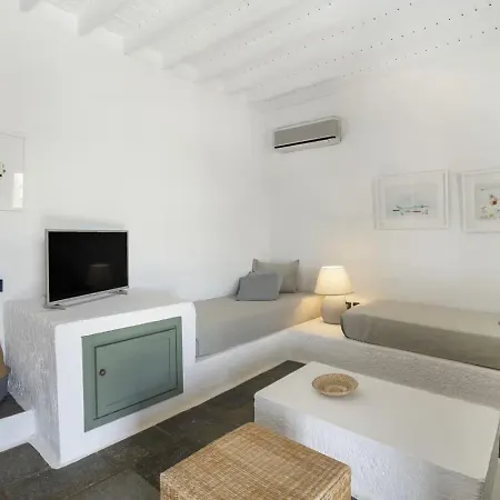 Niriides Mani Beachfront Residences *