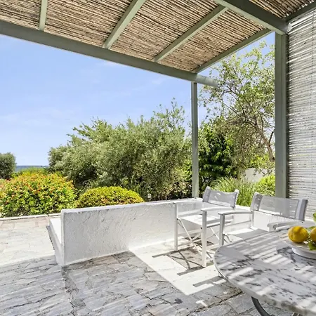 Niriides Mani Beachfront Residences *