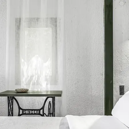 Niriides Mani Beachfront Residences アパート