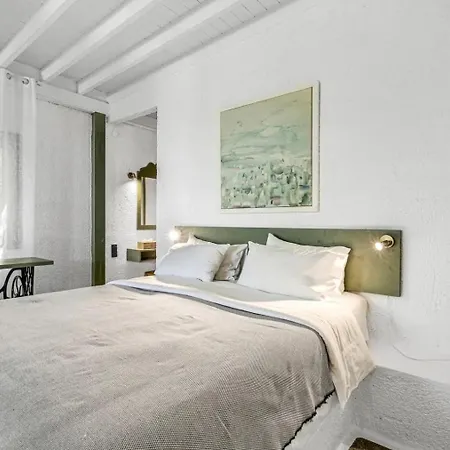 Niriides Mani Beachfront Residences アパート