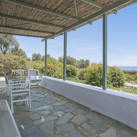 Niriides Mani Beachfront Residences アパート *