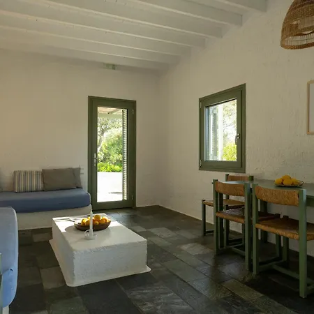 アパート Niriides Mani Beachfront Residences *