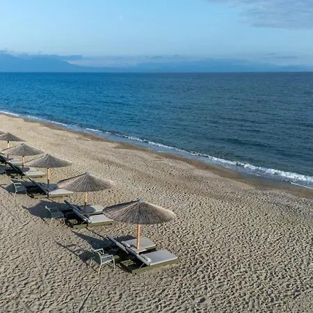 Niriides Mani Beachfront Residences *